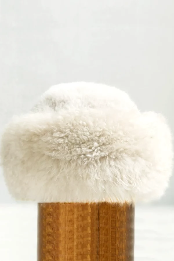 White Vallnord Alpaca Fur Hat